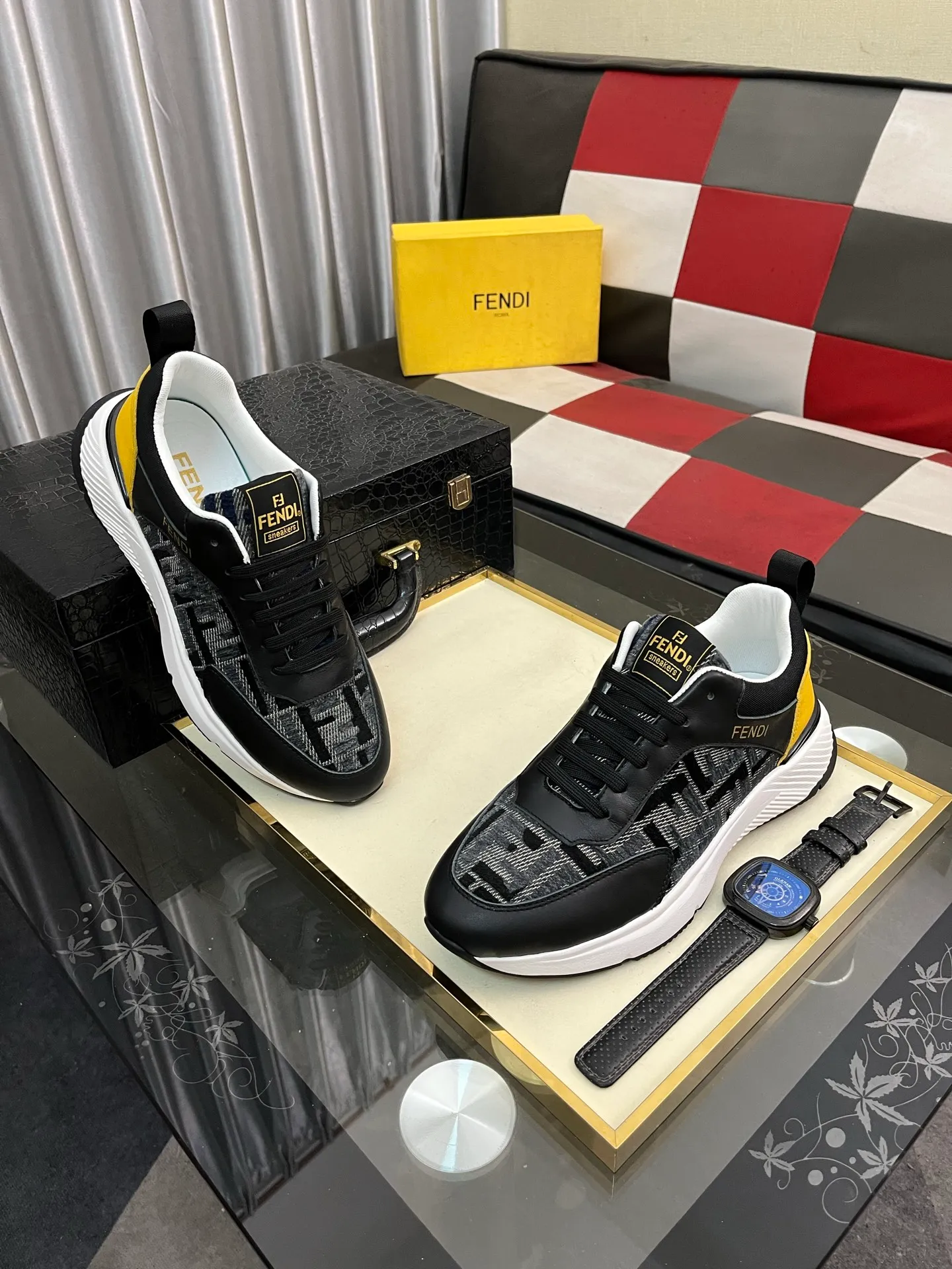 Men's Men's Shoes💰458⌚️⌚️[Fendi] Fendi's latest casual shoes for men! Available at counters simultaneously! Made entirely of imported top-grain calfskin, the interior is made of top-grain water-dyed cowhide, and the original factory-supplied rubber outsole. Leading new fashion concepts. Matching code: 38-442️⃣Colors available